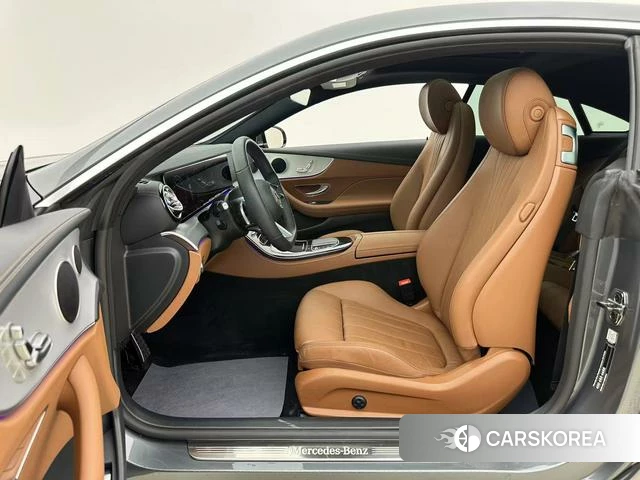 Mercedes-Benz E-Class 2022 Серебристо-серый из Китая