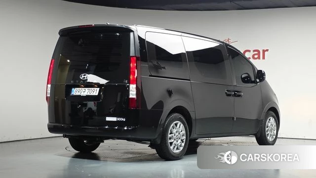 Hyundai The New Staria 2026 Черный из Кореи