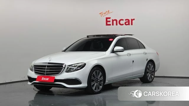 Mercedes-Benz E-Class W213 2018 Белый из Кореи
