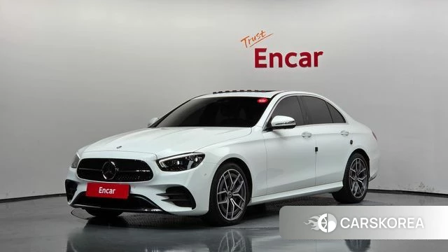Mercedes-Benz E-Class W213 2023 Белый из Кореи