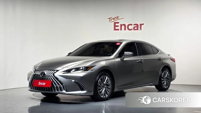 Lexus ES300h 7th generation 2025 Серебряный из Кореи