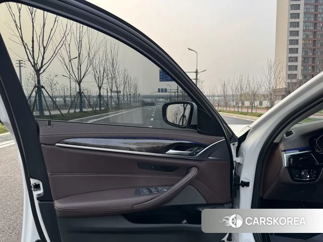 BMW 5 series 2021 Белый из Китая