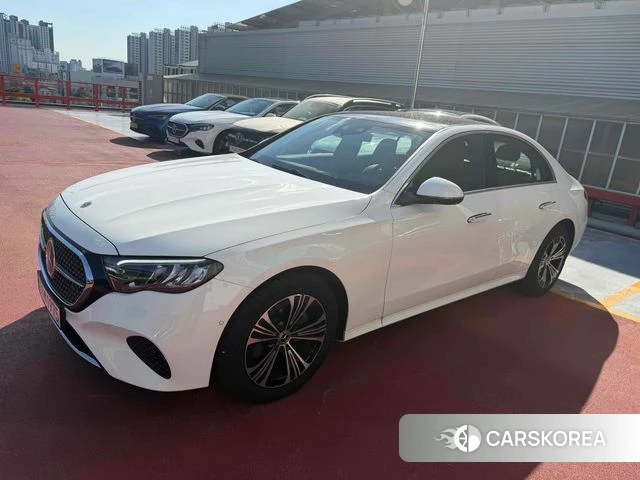 Mercedes-Benz E-Class W214 2025 Белый из Кореи