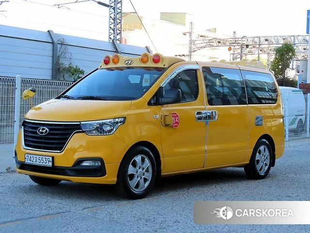 Hyundai The New Grand Starex 2018 Желтый из Кореи