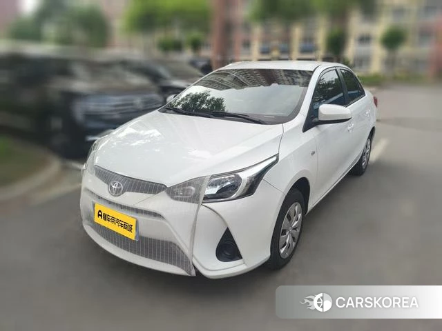 Toyota Yaris L 2021 Белый из Китая
