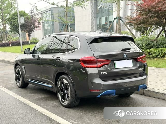 BMW iX3 2021 Черный из Китая