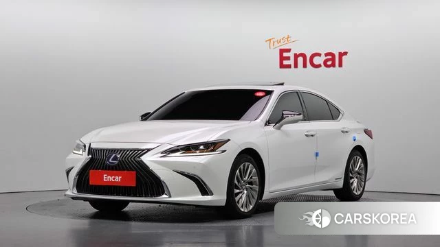 Lexus ES300h 7th generation 2019 Белый из Кореи