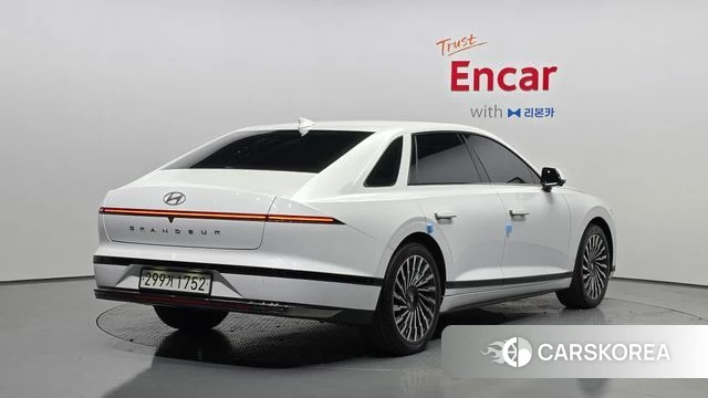 Hyundai Grandeur Hybrid (GN7) 2024 Белый из Кореи