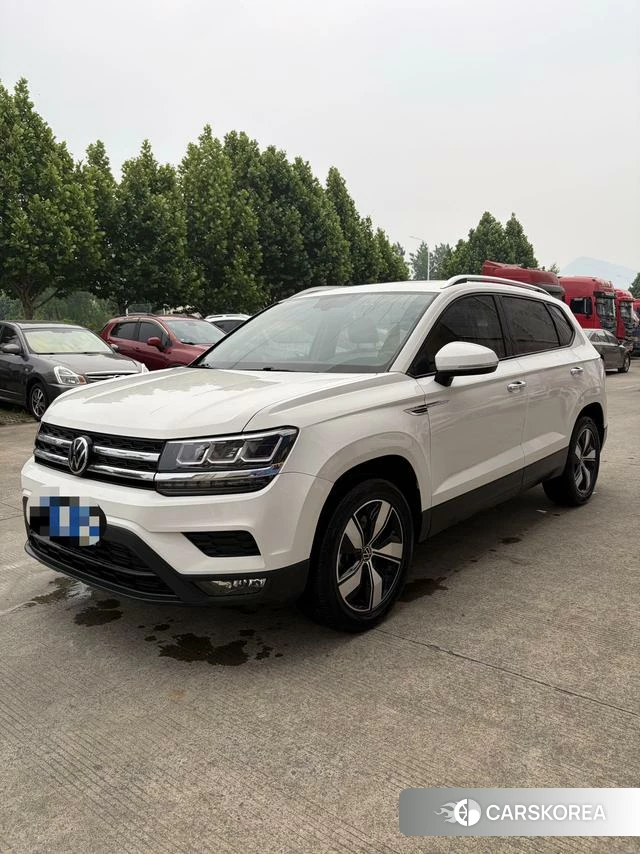 Volkswagen Tharu 2021 Белый из Китая