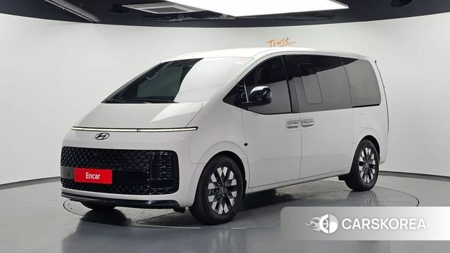 Hyundai Staria 2023 Белый из Кореи