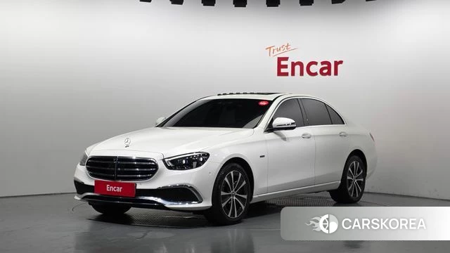 Mercedes-Benz E-Class W213 2021 Белый из Кореи
