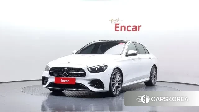 Mercedes-Benz E-Class W213 2021 Белый из Кореи