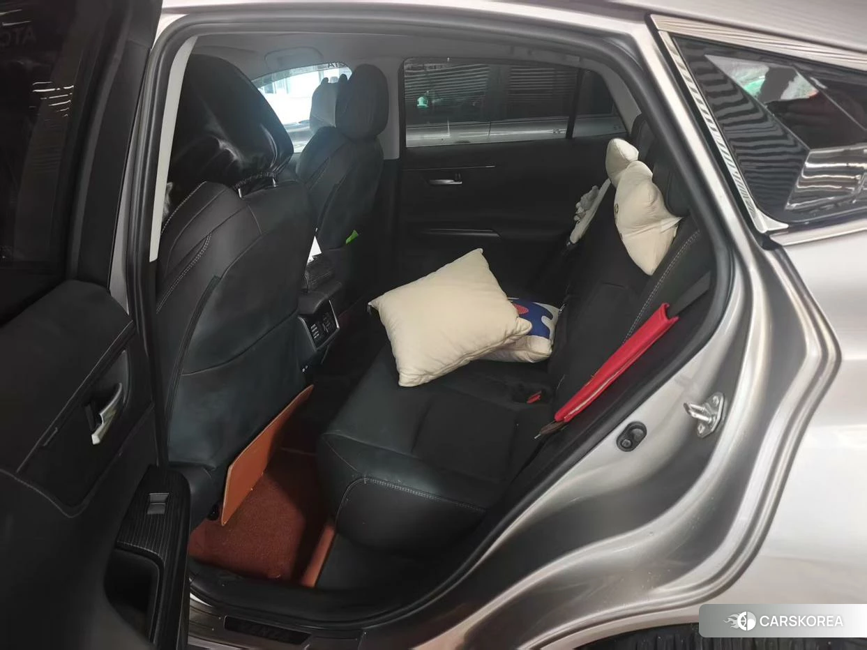 Toyota Venza 2024 Серебристо-серый из Китая