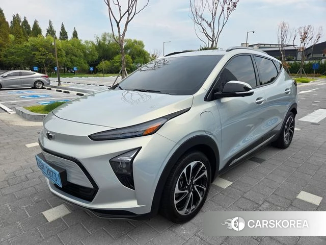Chevrolet (GM Daewoo) Bolt EUV 2023 Серебряный из Кореи, фото 2