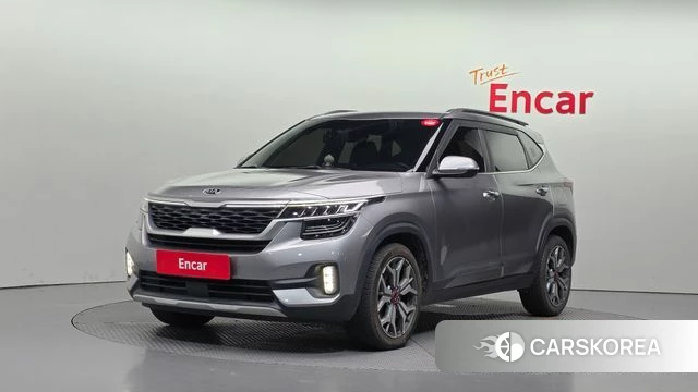 Kia Seltos 2020 Серебристо-серый из Кореи