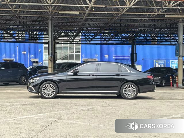 Mercedes-Benz E-Class 2023 Черный из Китая