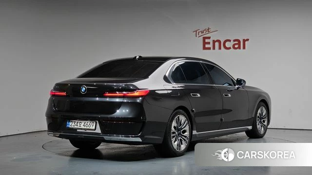 BMW 7 Series (G70) 2023 Серый из Кореи, фото 2