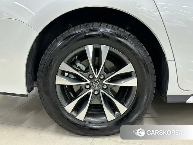 Toyota Granvia 2024 Белый из Китая