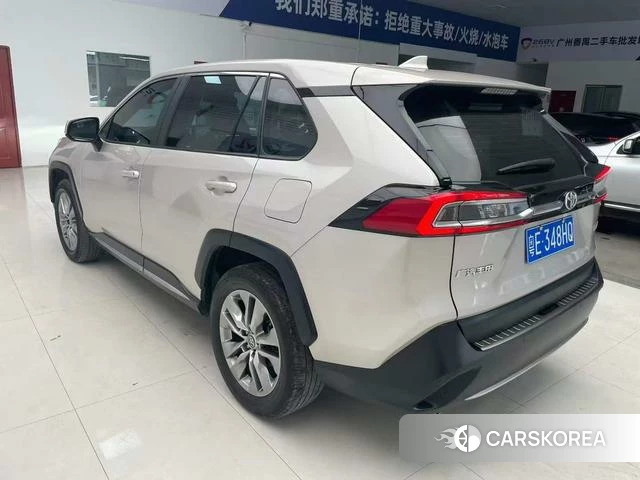 Toyota Wildlander 2023 Шампань из Китая