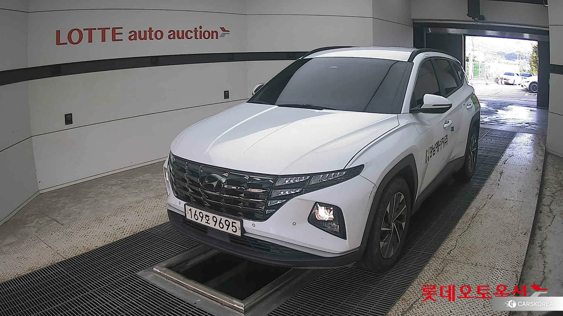Hyundai Tucson 2023 Creamy White Pearl из Кореи
