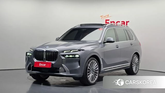 BMW X7 (G07) 2023 Серебристо-серый из Кореи