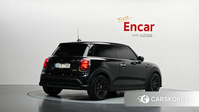 Mini Cooper 2023 Черный из Кореи
