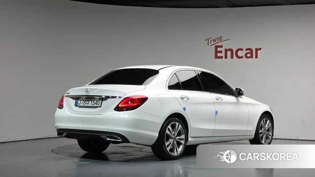 Mercedes-Benz C-Class W205 2020 Белый из Кореи