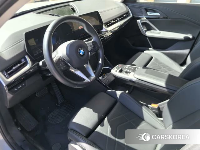 BMW X2 2025 Серебристо-серый из Китая