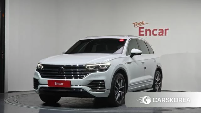 Volkswagen Touareg 3rd generation 2023 Белый из Кореи