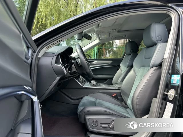Audi A6 2021 Черный из Китая