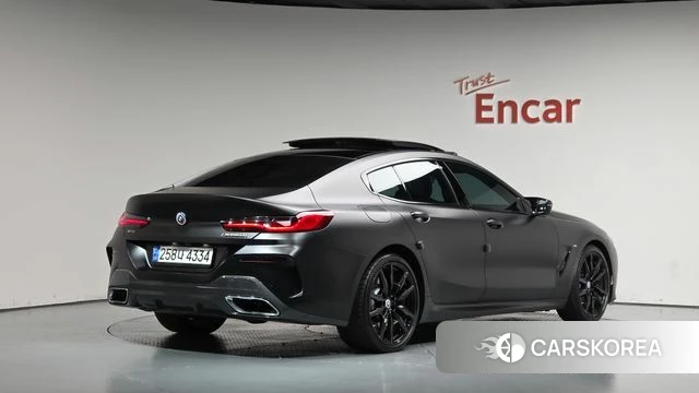 BMW 8 Series (G15) 2022 Черный из Кореи