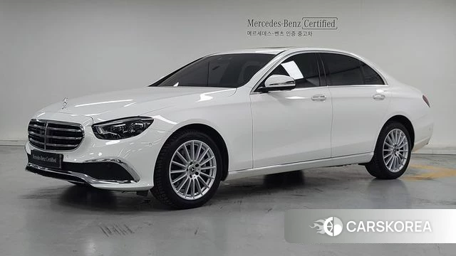 Mercedes-Benz E-Class W213 2023 Белый из Кореи