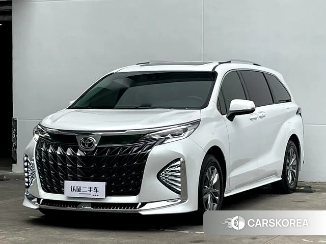 Toyota Sienna 2026 Белый из Китая