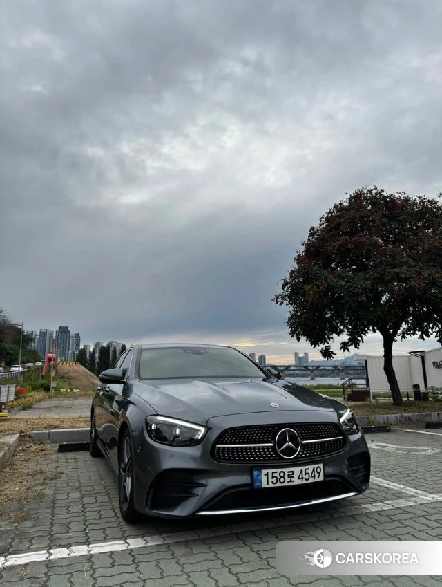 Mercedes-Benz E-Class W213 2022 Серый из Кореи