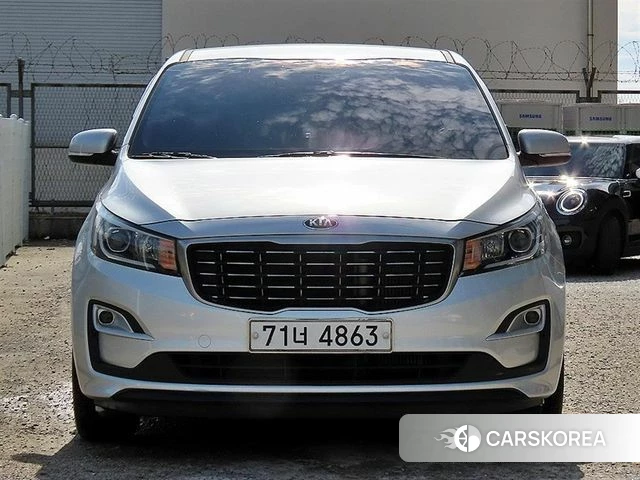 Kia The New Carnival 2018 Серебряный из Кореи