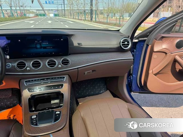 Mercedes-Benz E-Class 2021 Черный из Китая