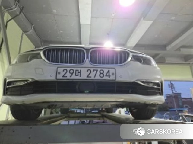 BMW 5 Series (G30) 2019 Белый из Кореи