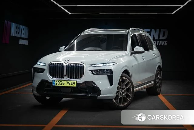 BMW X7 (G07) 2026 Светло-серебряный цвет из Кореи