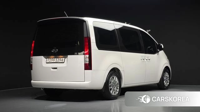 Hyundai Staria 2023 Белый из Кореи