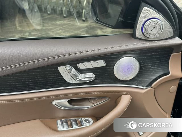 Mercedes-Benz E-Class 2023 Черный из Китая