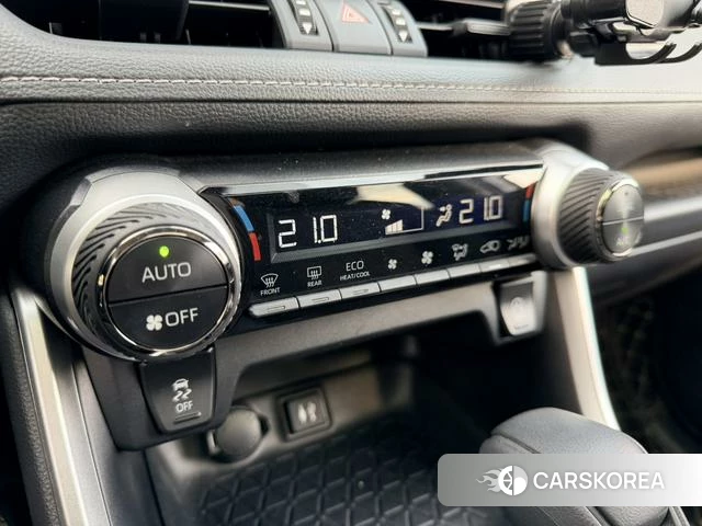 Toyota RAV4 2022 Белый из Китая