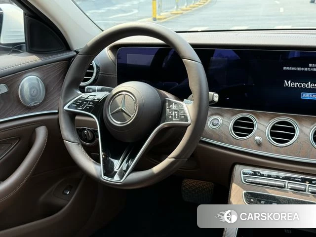 Mercedes-Benz E-Class 2021 Белый из Китая