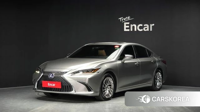 Lexus ES300h 7th generation 2019 Серебристо-серый из Кореи