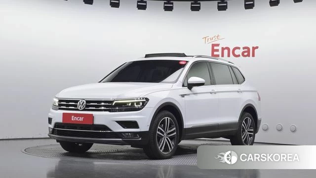 Volkswagen Tiguan Allspace 2018 Белый из Кореи