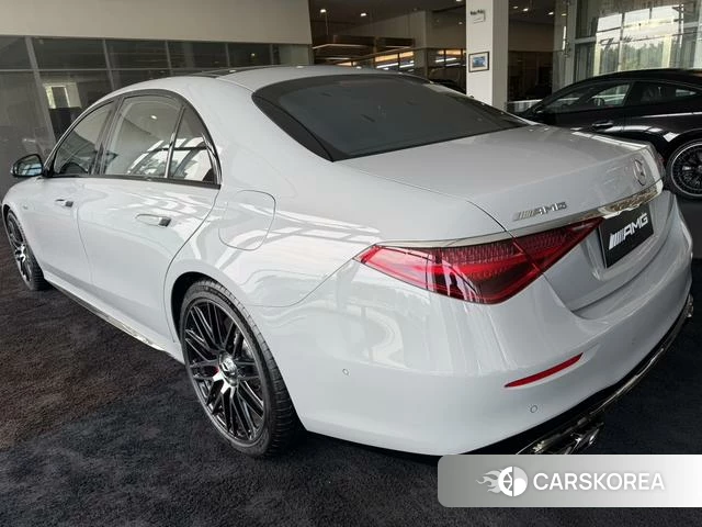 Mercedes-Benz AMG S-Class 2024 Серебристо-серый из Китая