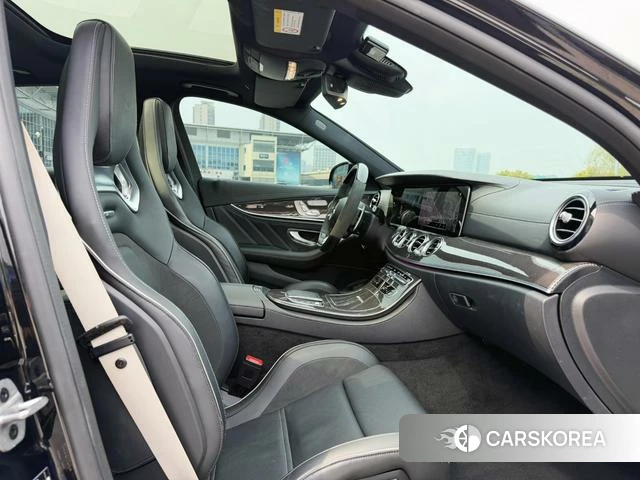 Mercedes-Benz AMG E-Class 2021 Черный из Китая