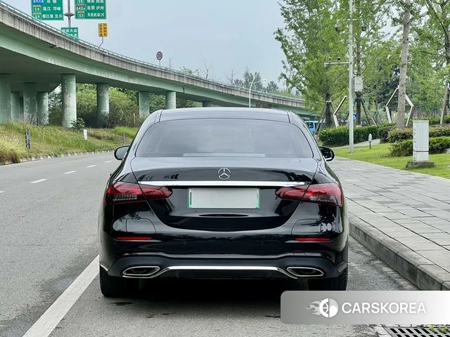 Mercedes-Benz E-Class 2022 Черный из Китая