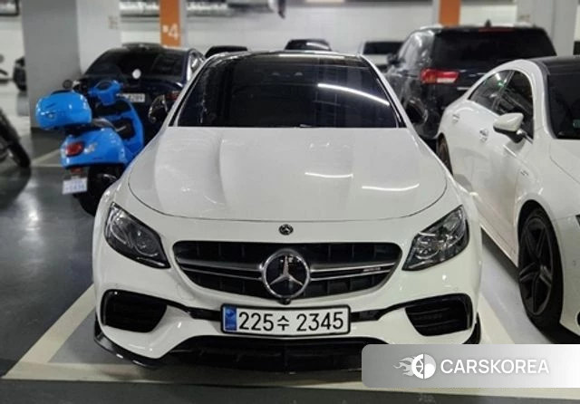 Mercedes-Benz E-Class W213 2018 Белый из Кореи