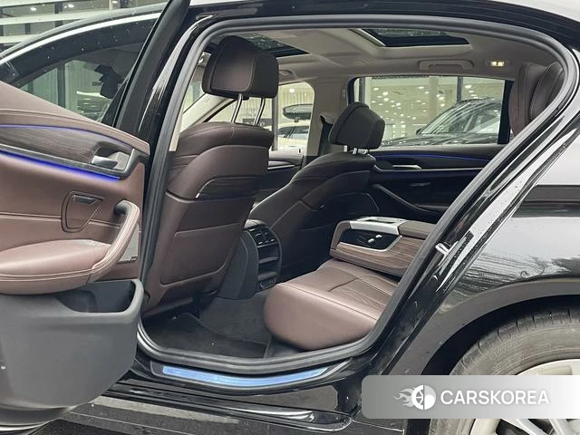 BMW 5 series PHEV 2020 Черный из Китая