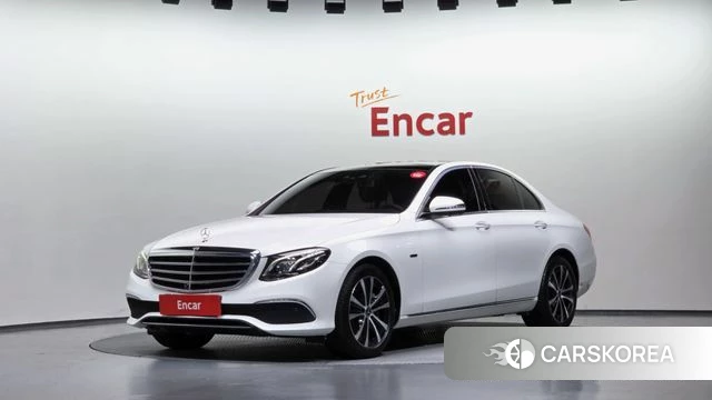 Mercedes-Benz E-Class W213 2019 Белый из Кореи